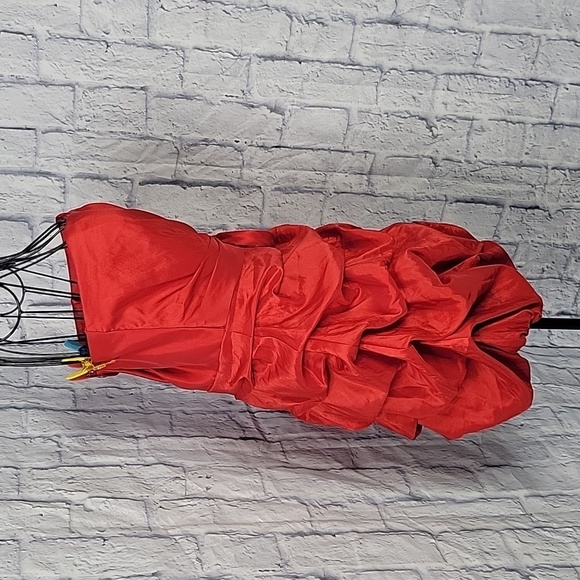 MAY QUEEN CONTOUR Red Ruffled Bubble Hem Rosette Red‎ Prom Dress Size 8 - Picture 5 of 10